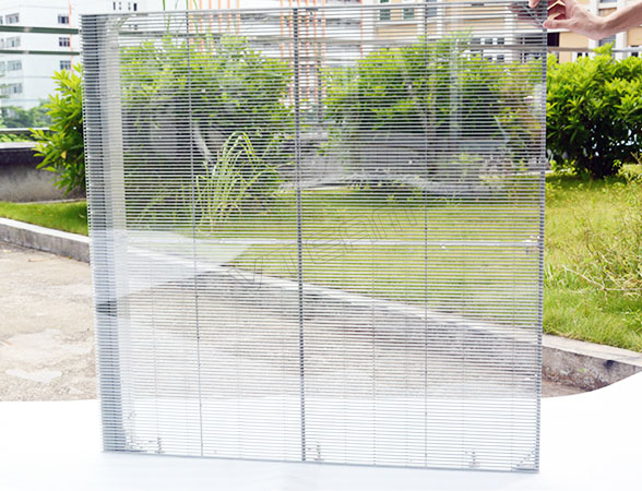 威特姆光電iClear透明LED顯示屏箱體展示