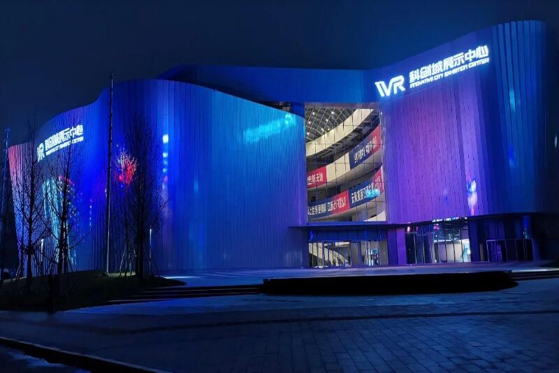 LED透明屏面臨漲價潮，中小企業(yè)該何去何從呢